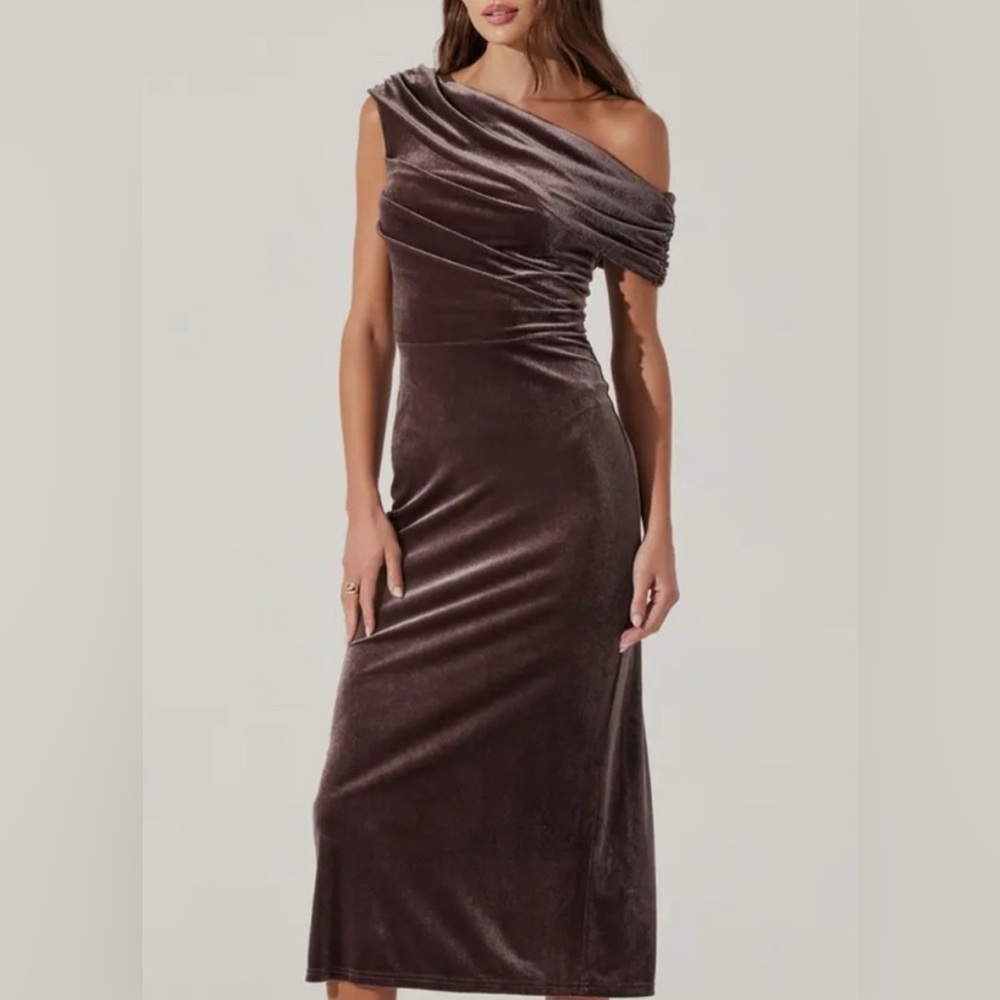 ASTR taupe velvet off shoulder midi dress size XL